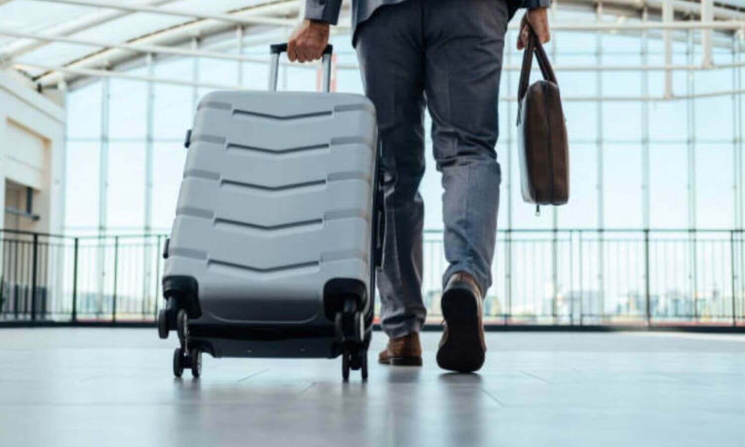 出國回國該如何調時差？往東飛、往西飛調適時差方法不同？