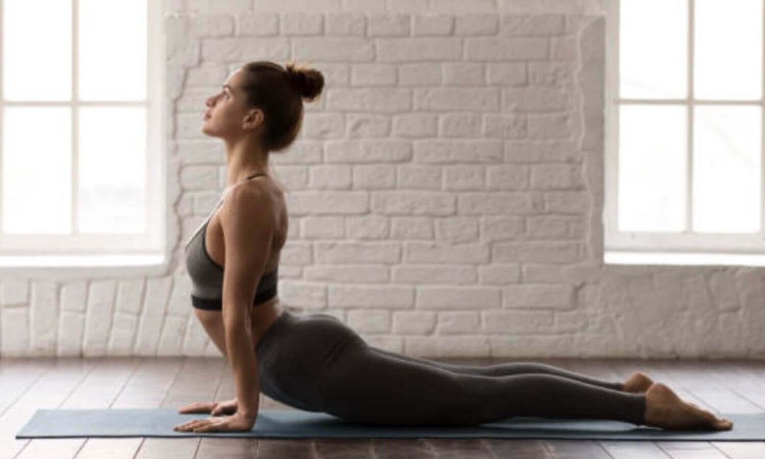 完全撐起來的眼鏡蛇式(Bhujangasana)