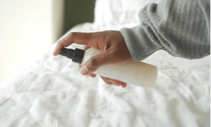 棉被髒了盡快噴上中性洗劑清潔