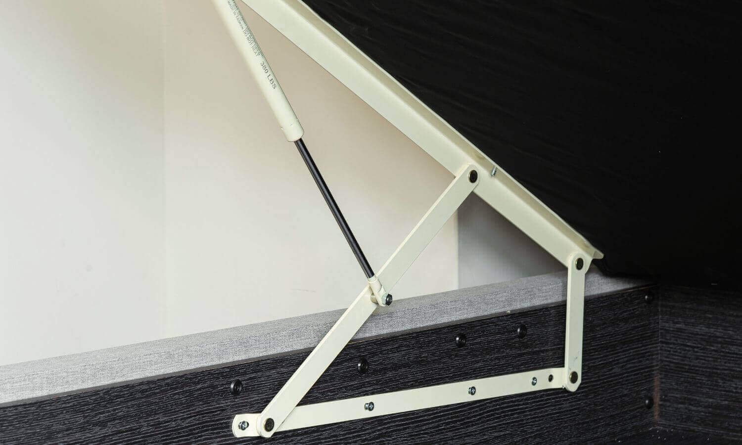 橘家貓抓皮收納掀床-穩固五金支架