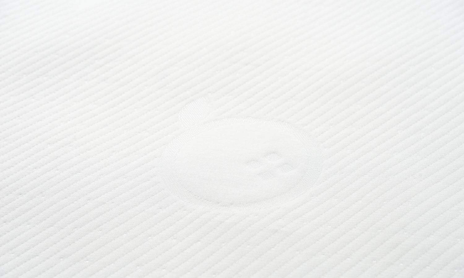 橘家防蟎防水保潔墊-靜悄悄舒適滑順，沒有塑膠布惱人噪音，夜晚翻身安靜不打擾