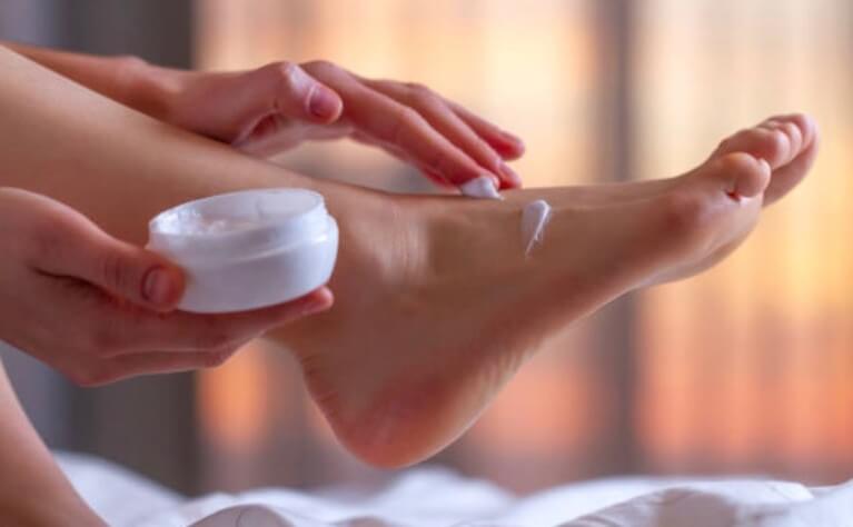 泡腳完記得擦護腳霜乳液避免乾裂