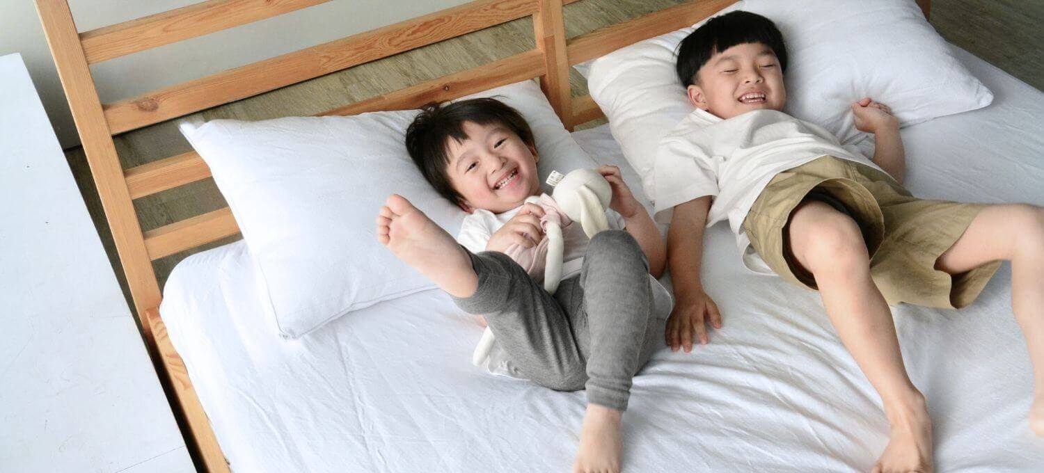 炎熱的夏季夜晚推薦使用涼感床包來幫助降溫、更好入睡