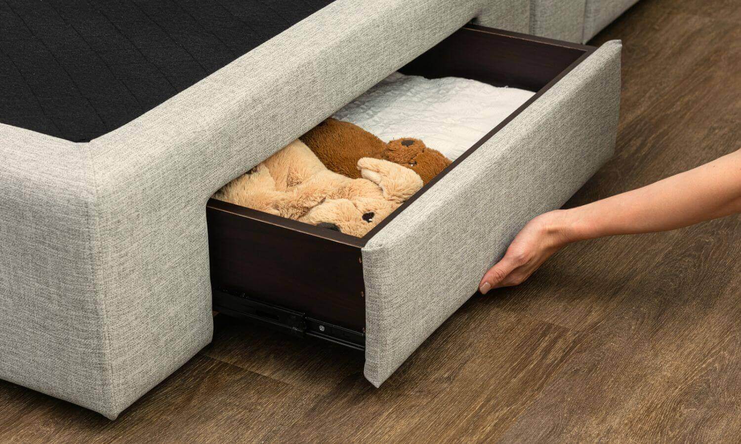 貓抓皮抽屜收納床架(落地型)-好開關的收納抽屜，單手就能輕鬆使用