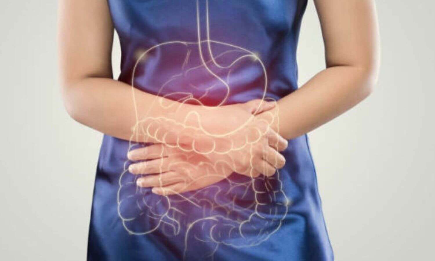 趴睡會讓腹部壓力增加，可能導致消化不良、胃食道逆流及脹氣問題